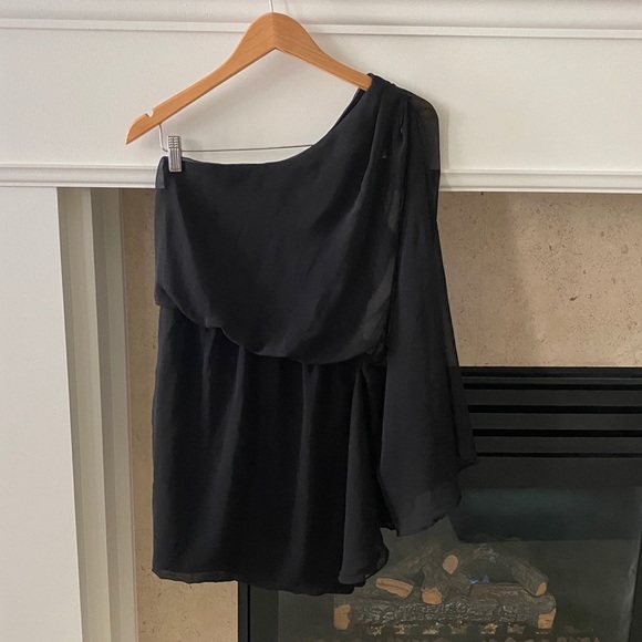 AX PARIS ONE SHOULDER SHEER SLEEVE FORMAL Dress - Picture 6 of 8